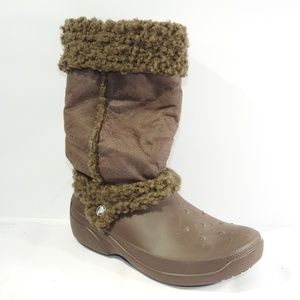Crocs Size 10 Brown Snow Rain Boots Womens L3A4